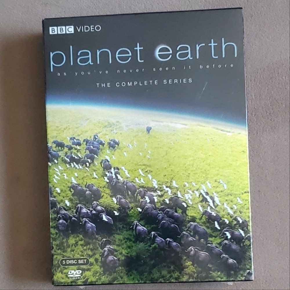 Planet Earth: The Complete BBC Series narrated by David Attenborough 5 dvds NWT